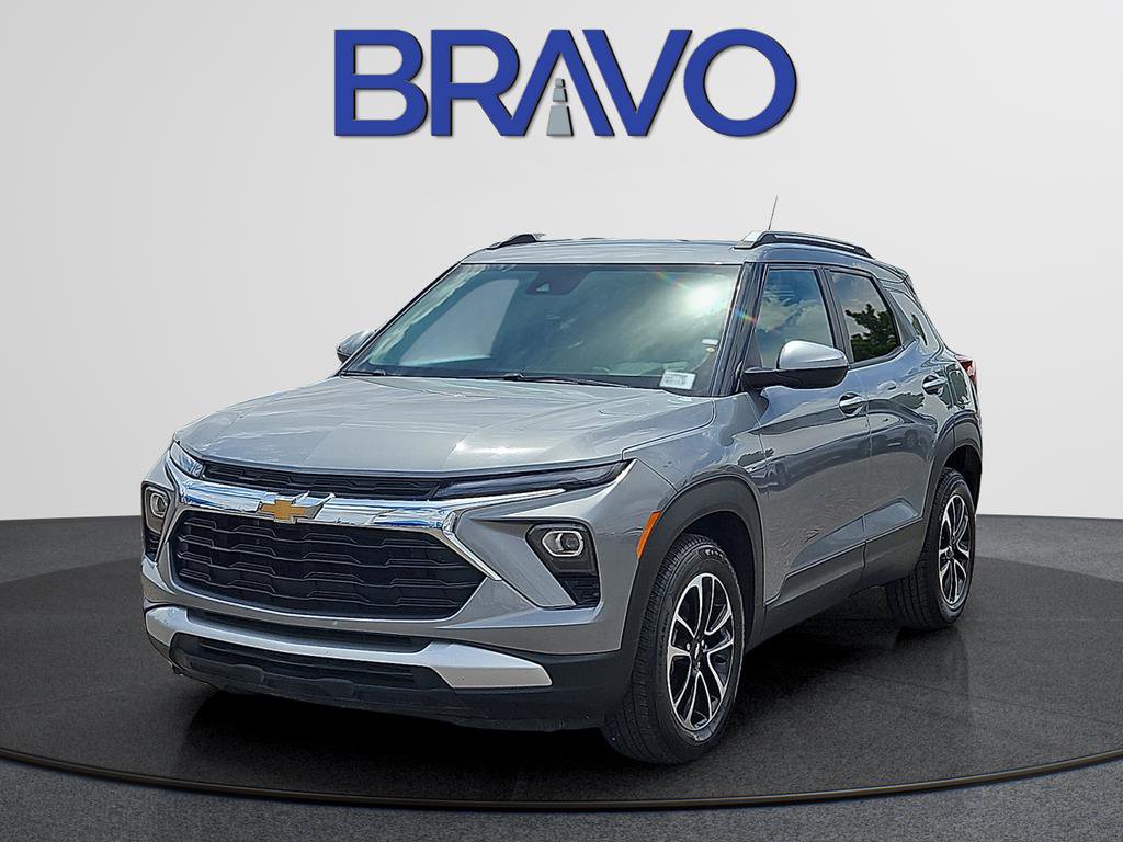 Used 2024 Chevrolet TrailBlazer LT image 2