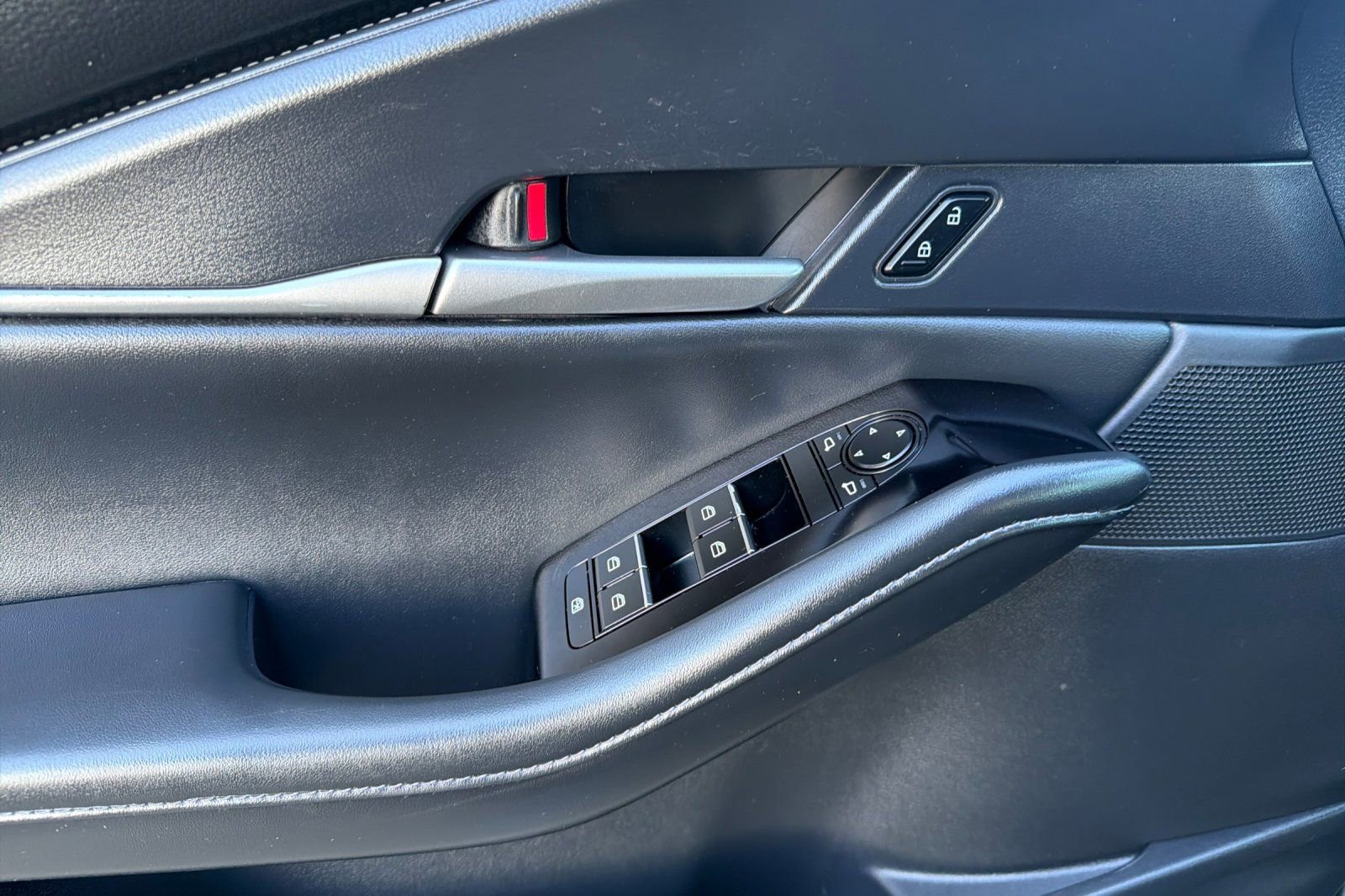 Used 2025 MAZDA CX-30 AWD 2.5 S w/ Select Sport Pkg image 11