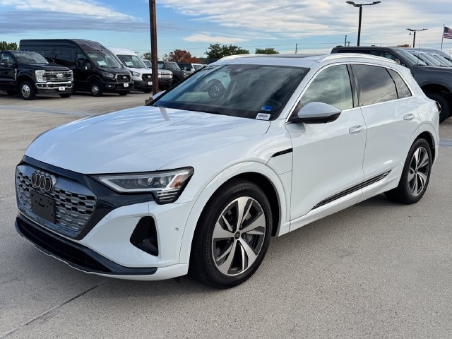 Used 2024 Audi Q8 e-tron Premium Plus w/ Premium Plus Package AWD/4WD image 9