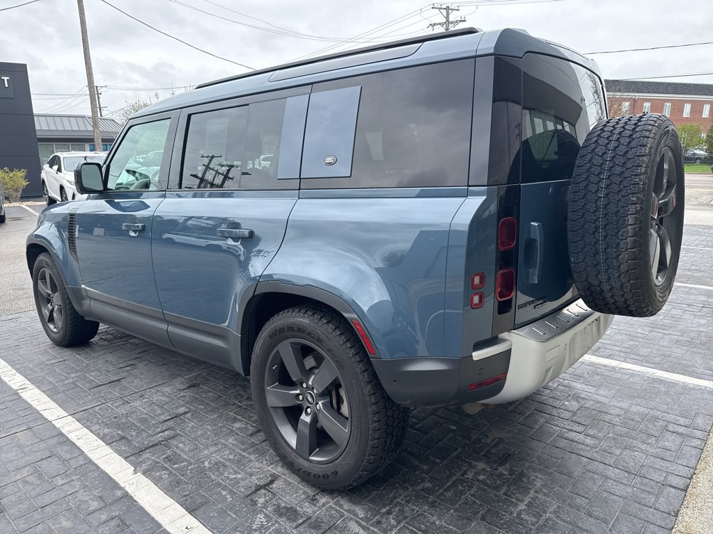 Certified 2020 Land Rover Defender 110 HSE AWD/4WD image 3