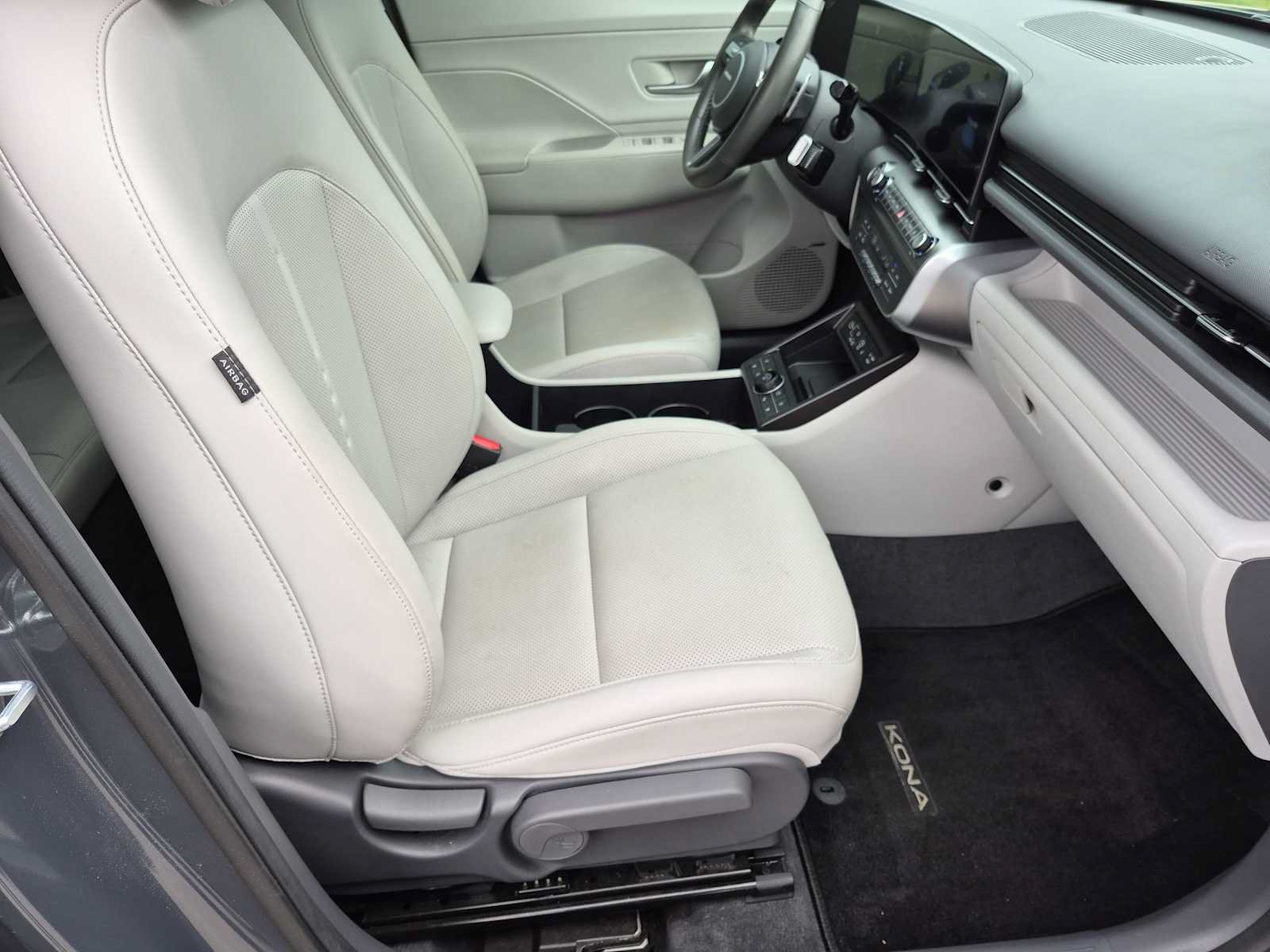 Used 2024 Hyundai Kona Limited AWD/4WD image 21