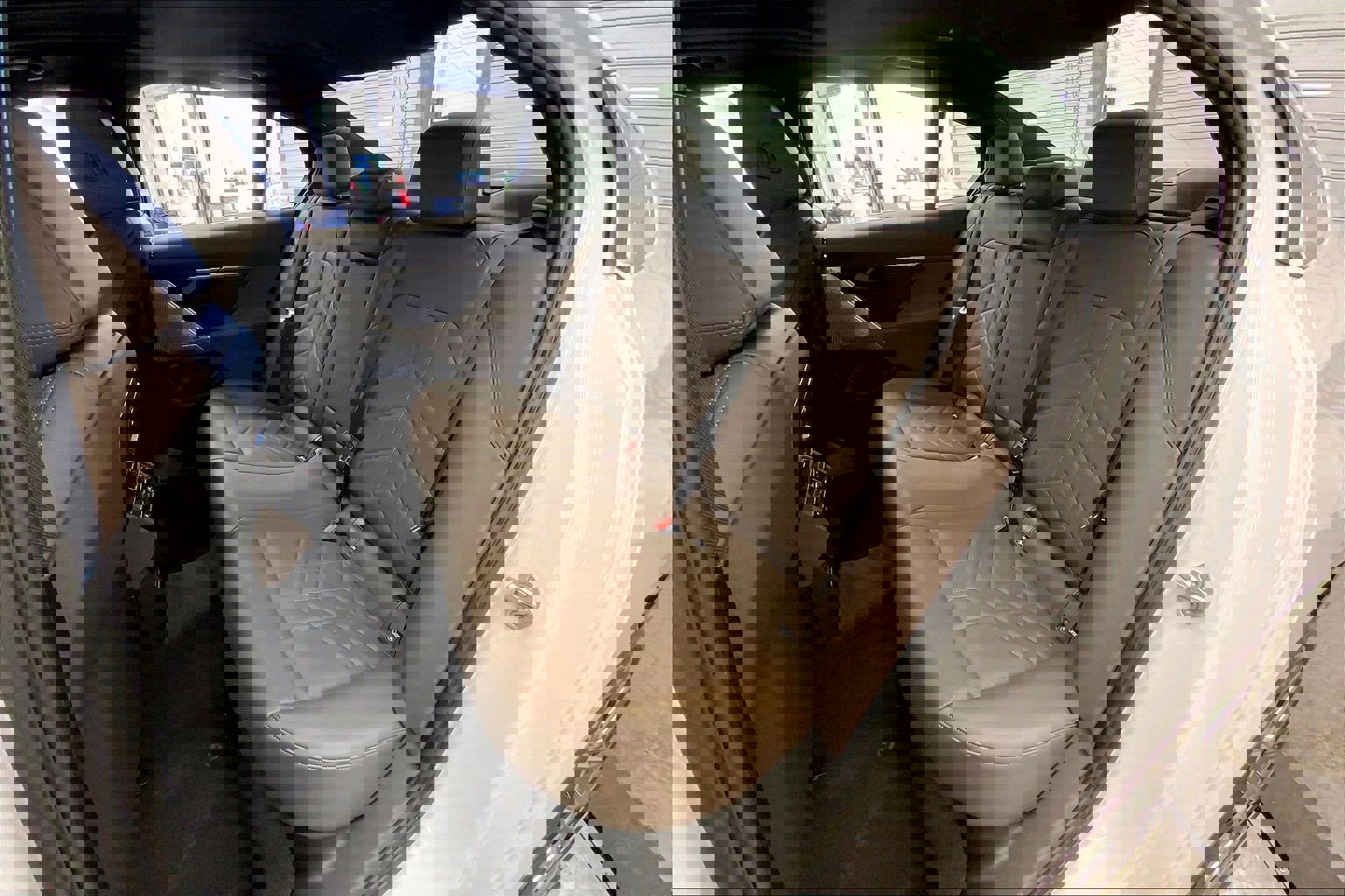 Used 2025 BMW i5 xDrive40 w/ Premium Package image 22