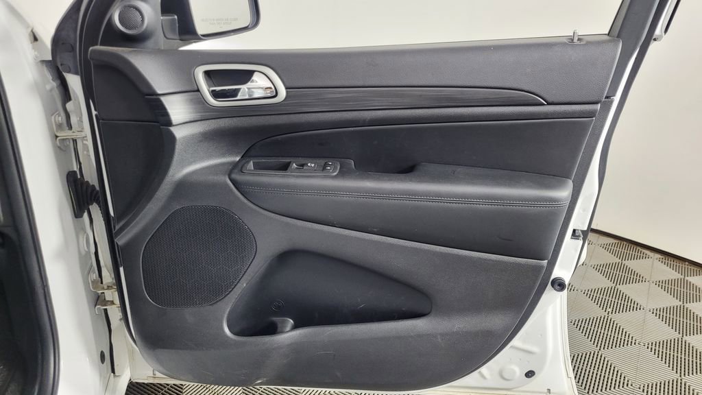 Used 2022 Jeep Grand Cherokee Laredo X image 38