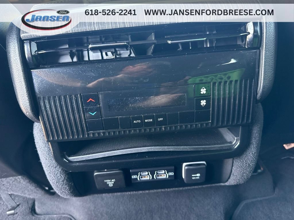 Used 2022 Jeep Wagoneer Series II AWD/4WD image 31