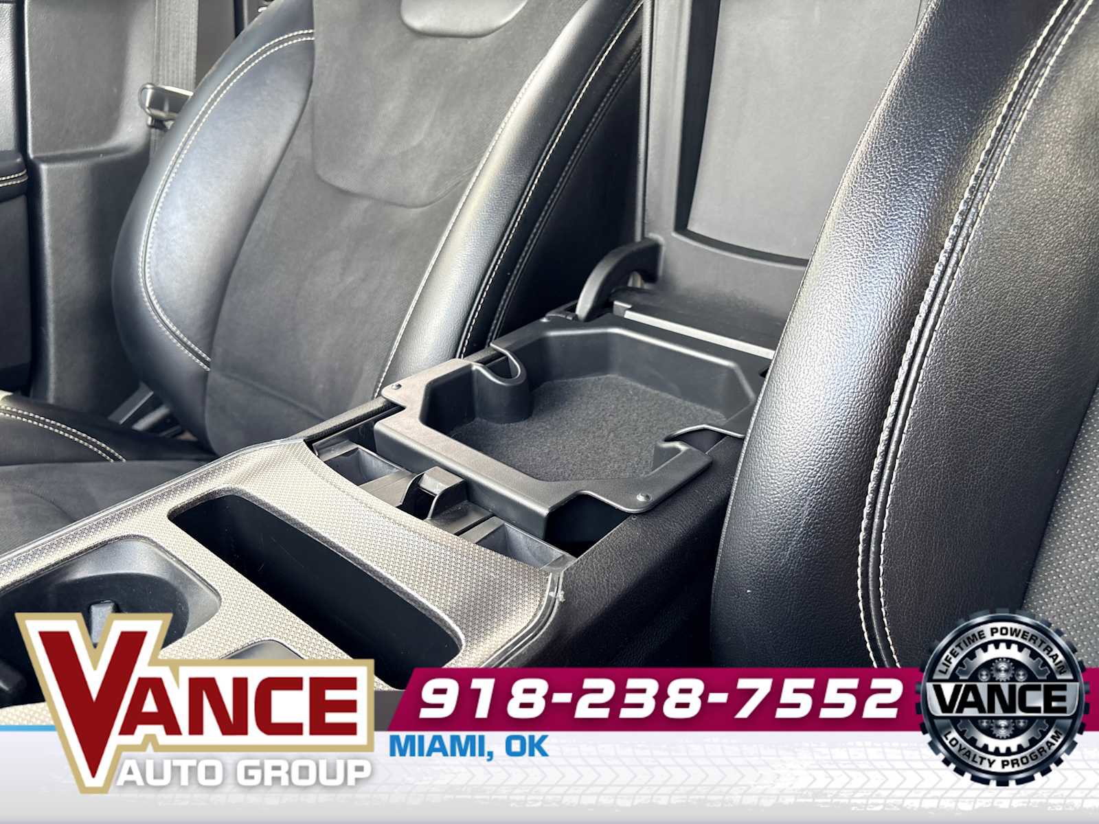 Used 2021 Ford Edge ST image 33