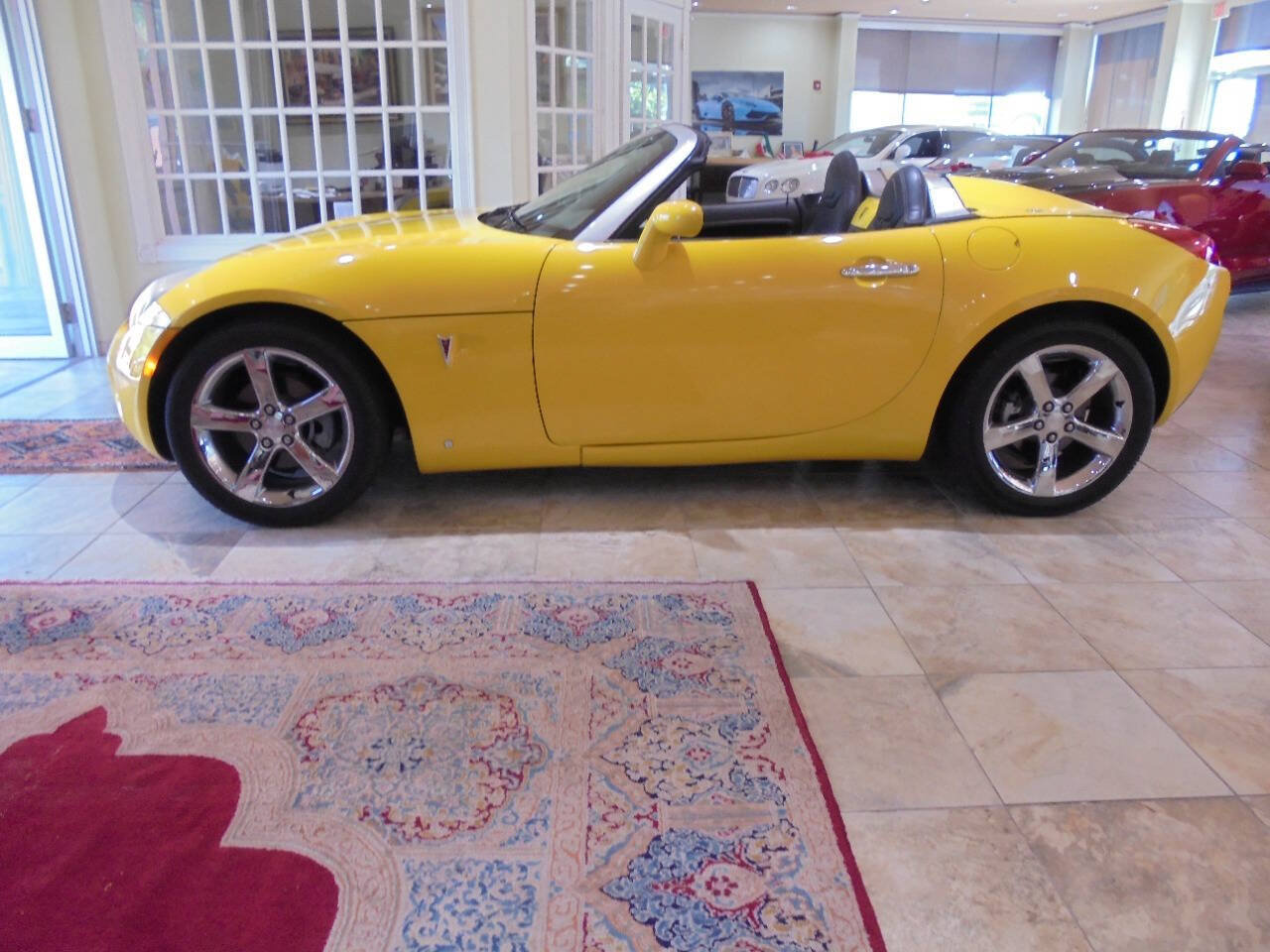 Used 2007 Pontiac Solstice Convertible RWD image 4