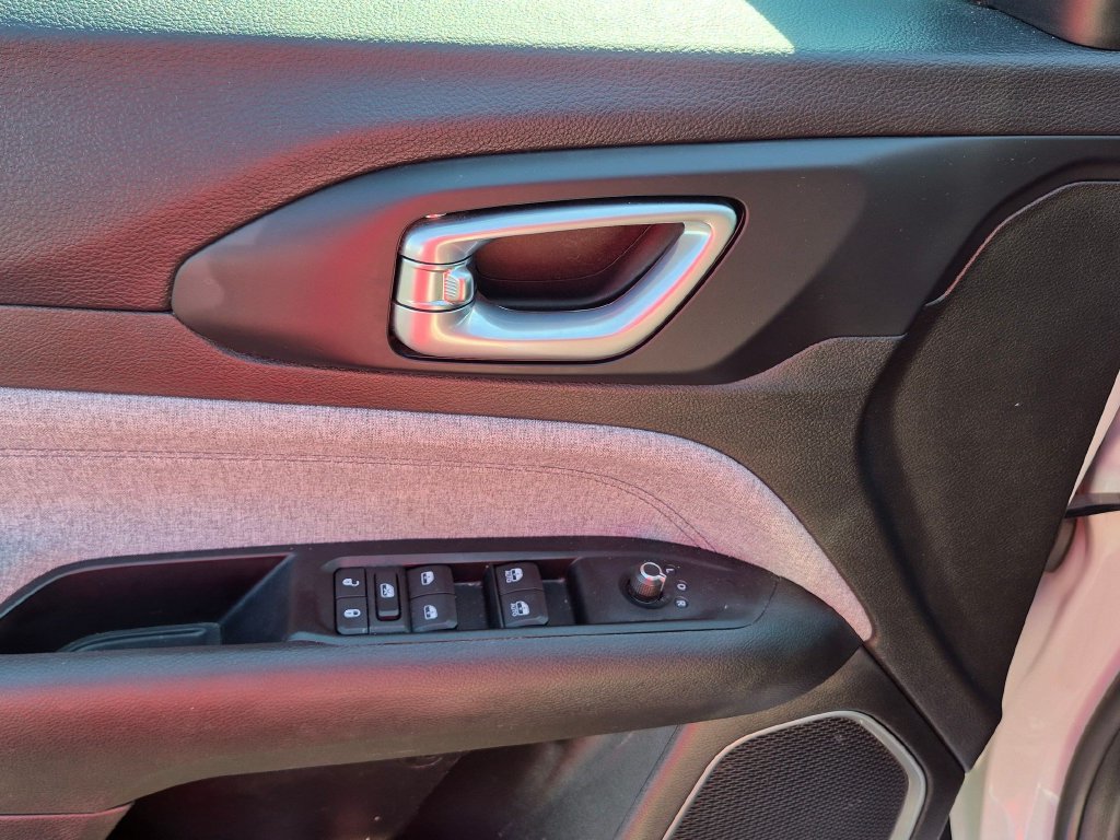 Used 2022 Jeep Compass Latitude AWD/4WD image 11