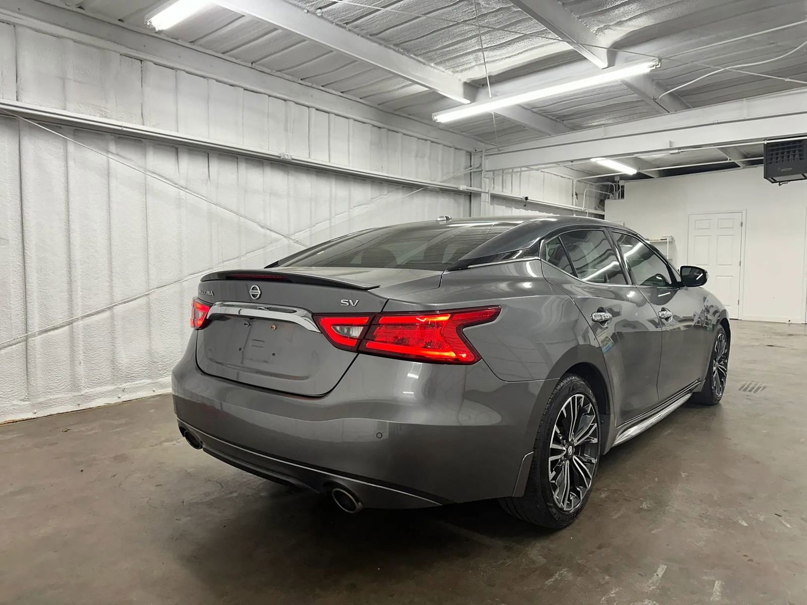 Used 2017 Nissan Maxima 3.5 SV w/ Dynamic Package FWD image 4