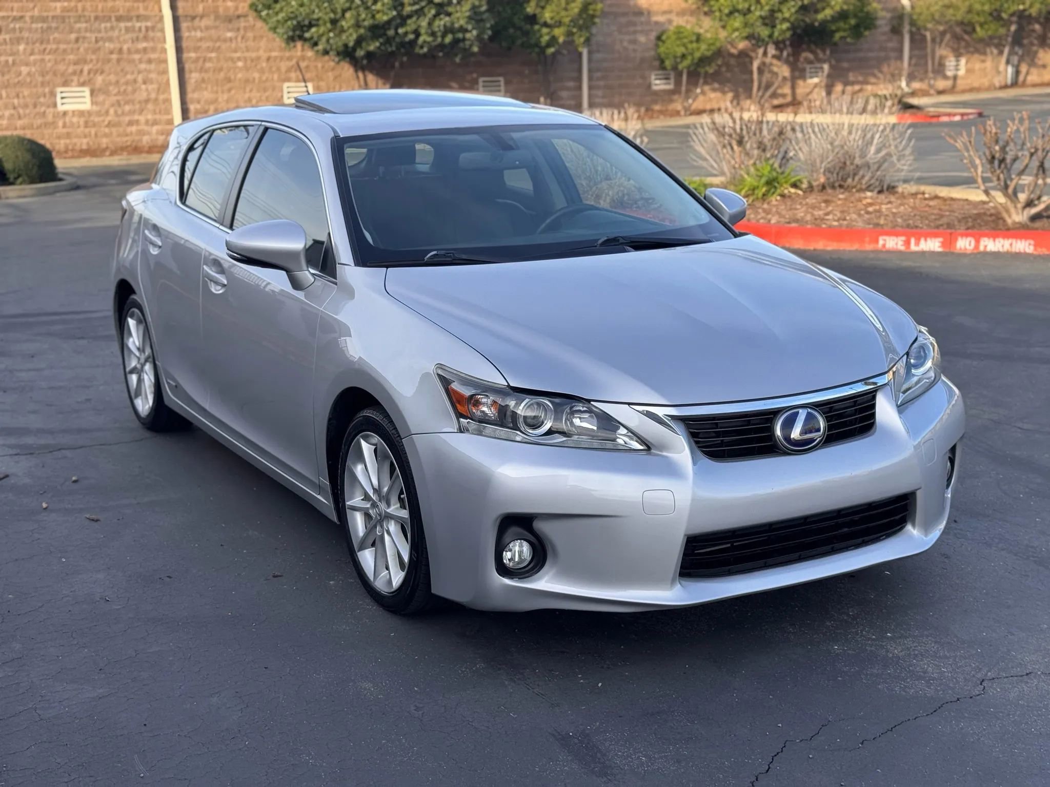 Used 2011 Lexus CT 200h Premium w/ Premium Audio Pkg image 8