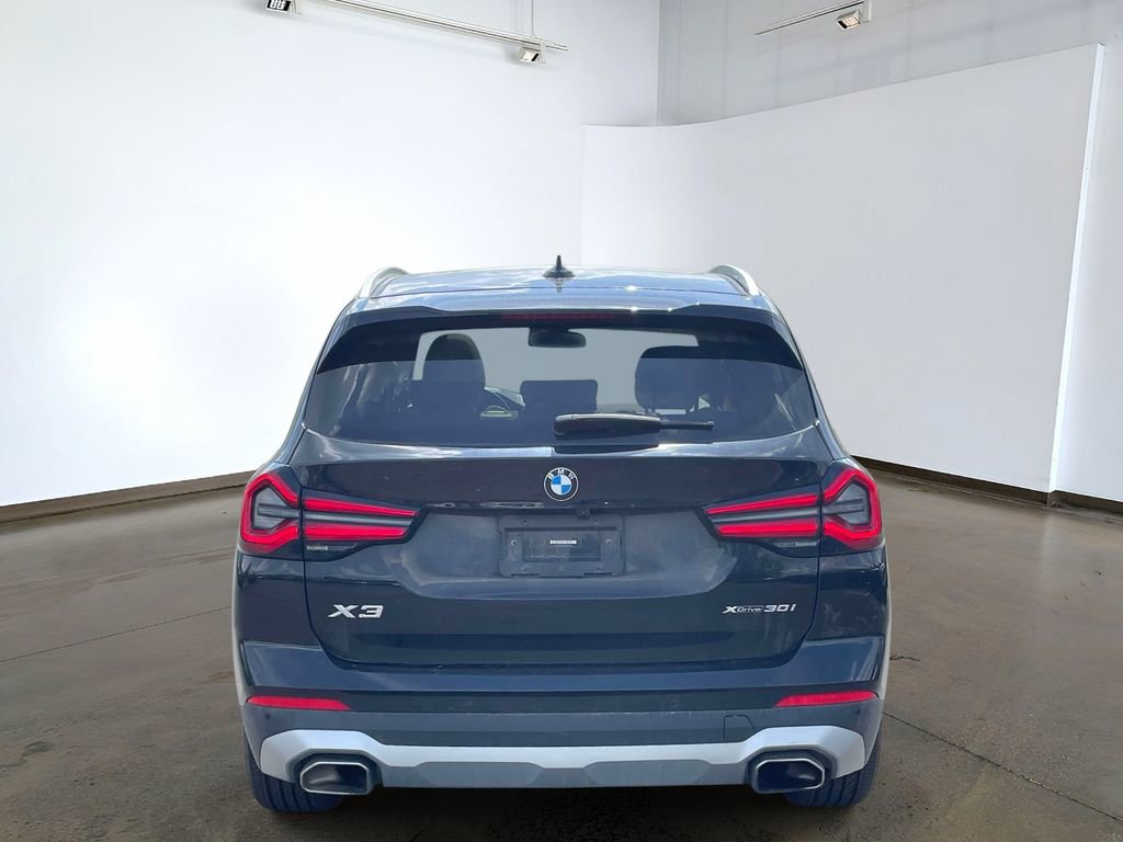 Used 2022 BMW X3 xDrive30i w/ Convenience Package AWD/4WD image 4