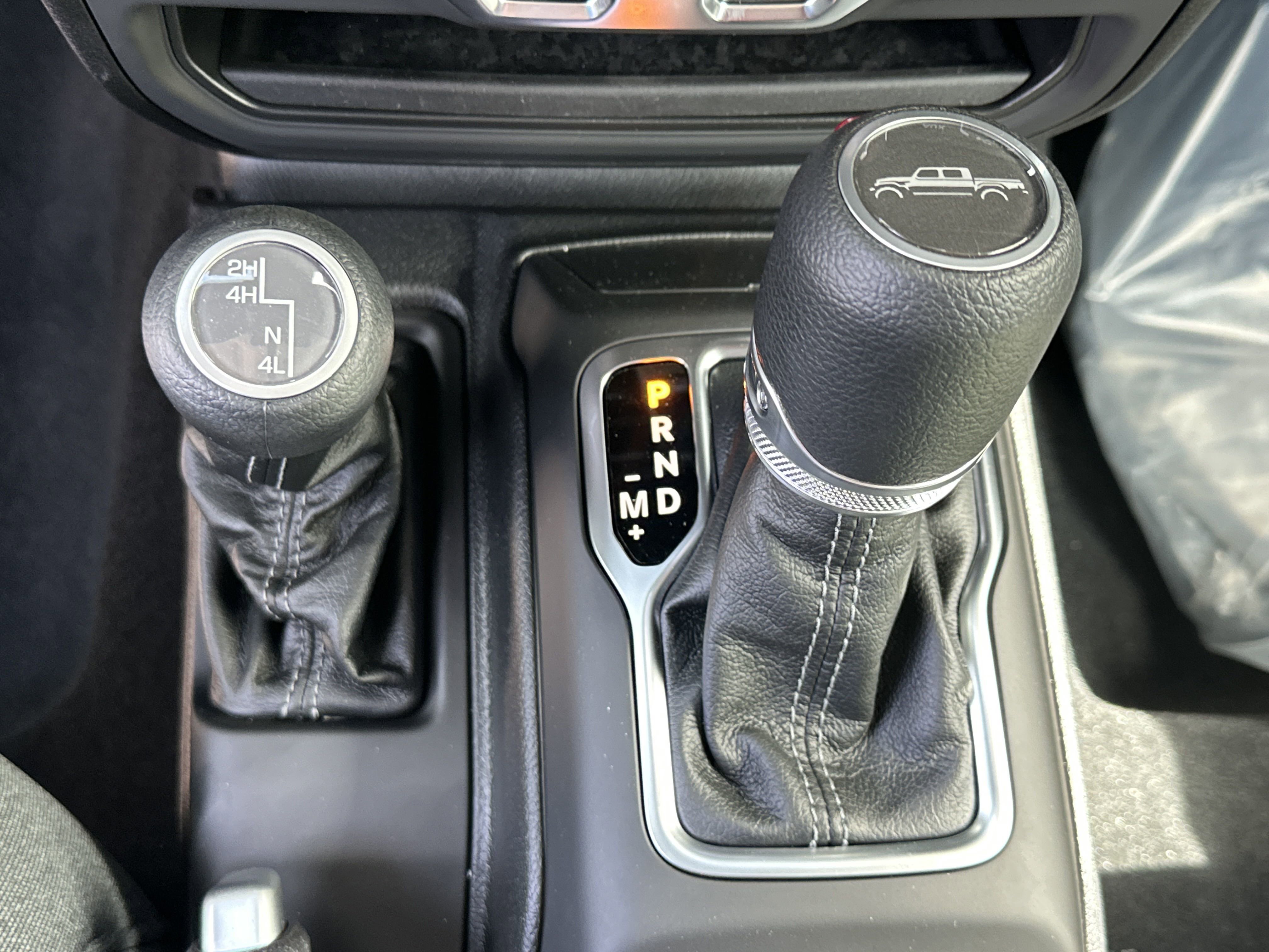 New 2025 Jeep Gladiator Sport image 4