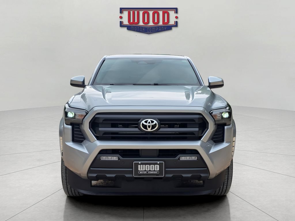 Used 2024 Toyota Tacoma SR5 AWD/4WD image 5