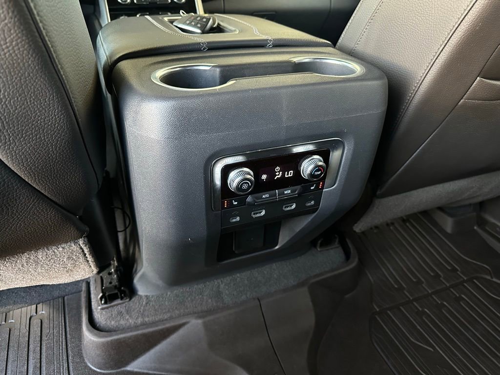 Used 2021 GMC Yukon XL Denali w/ Denali Premium Package image 23