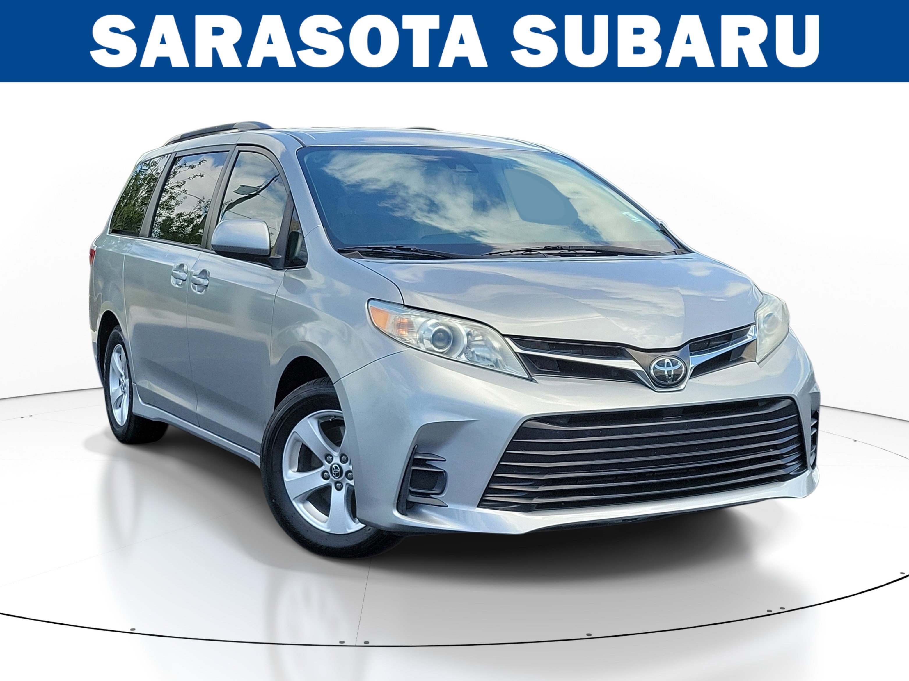 Used 2018 Toyota Sienna LE FWD image 1