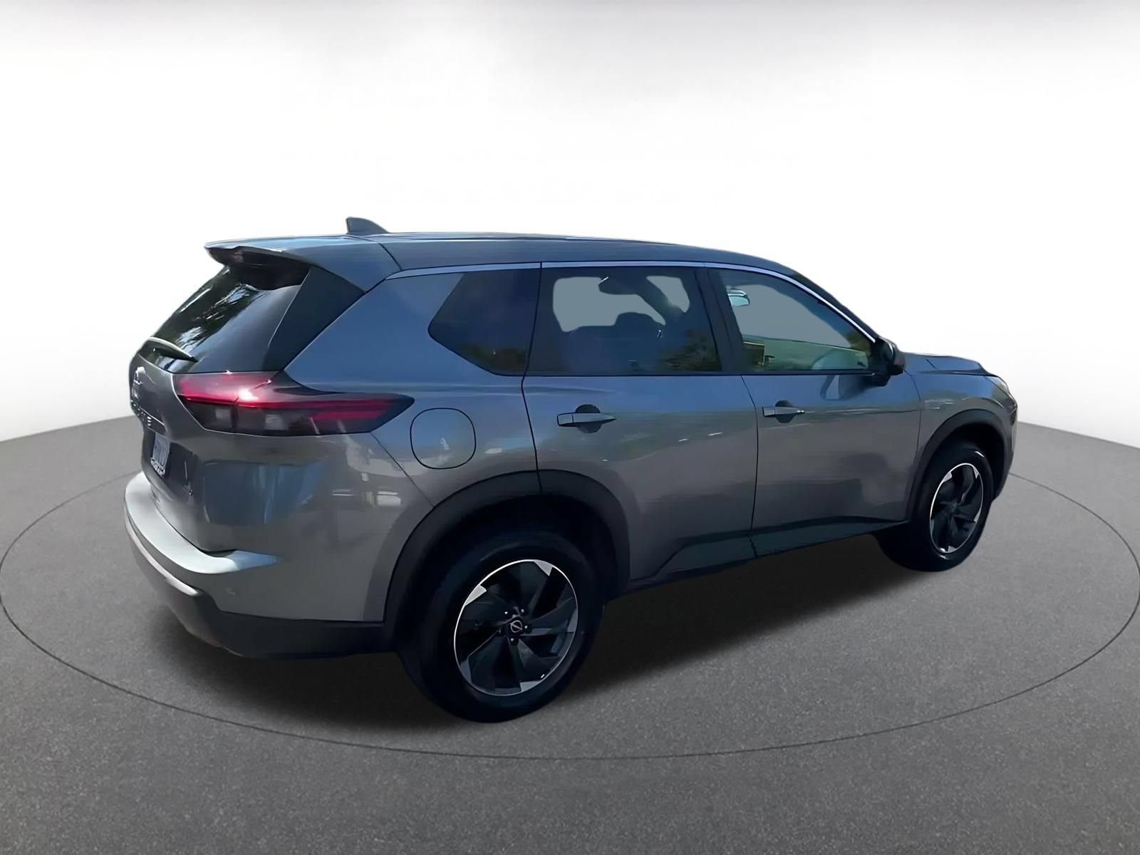 Used 2025 Nissan Rogue SV AWD/4WD image 15