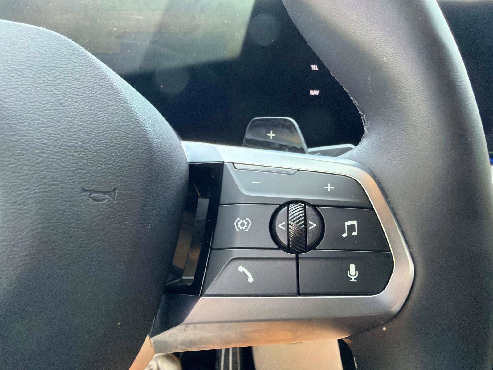 Used 2025 BMW X2 xDrive28i w/ Technology Package image 24