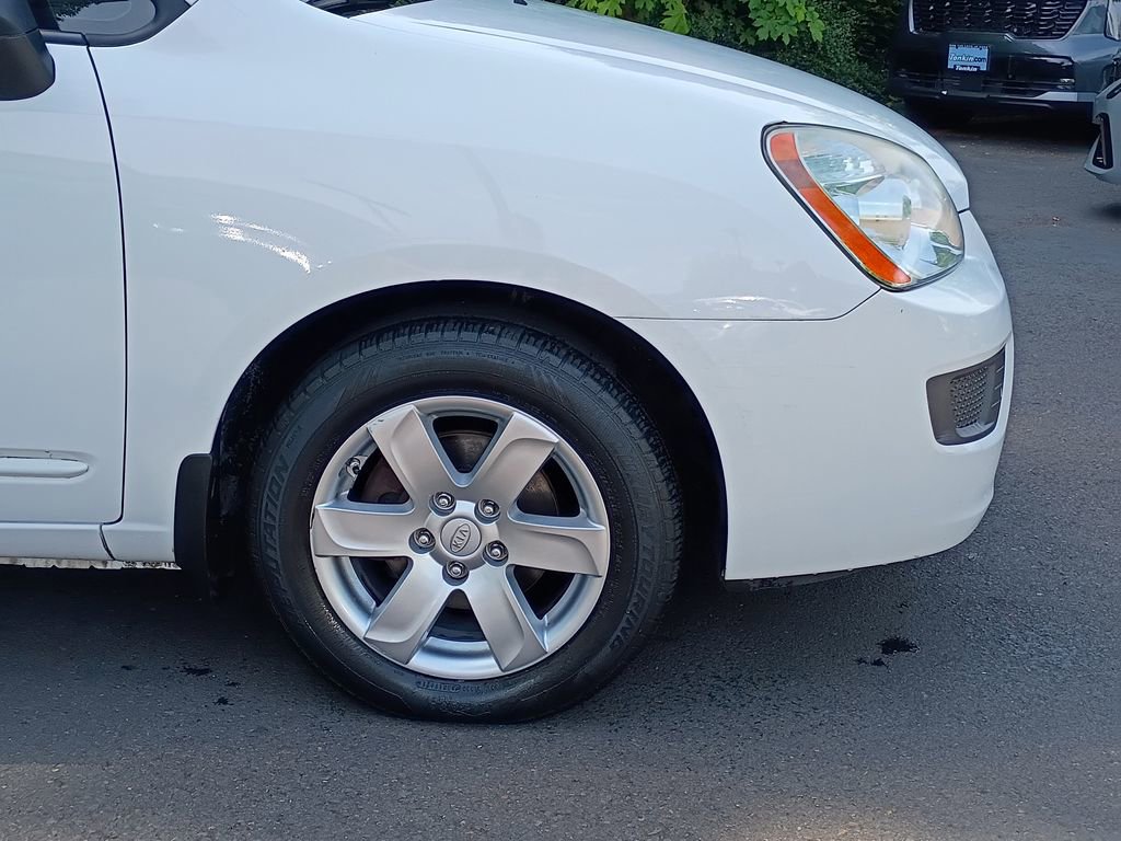 Used 2007 Kia Rondo LX FWD image 2