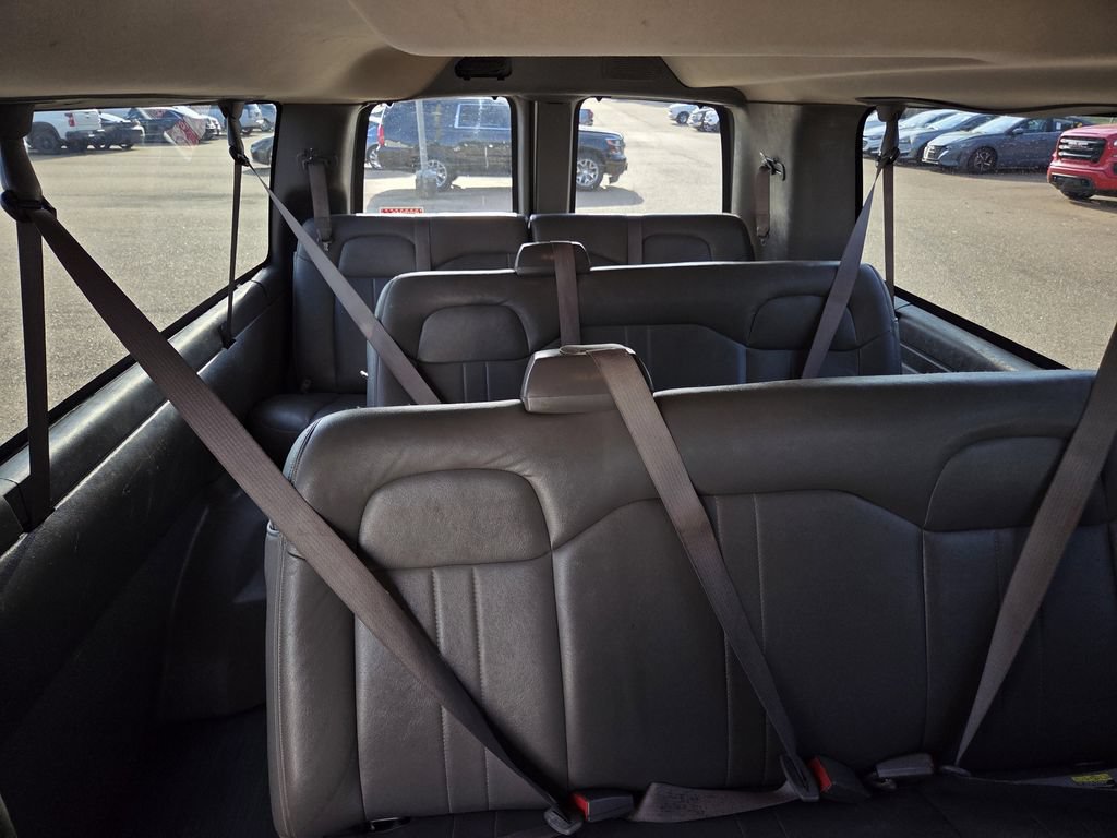 Used 2023 Chevrolet Express 3500 LS RWD image 16