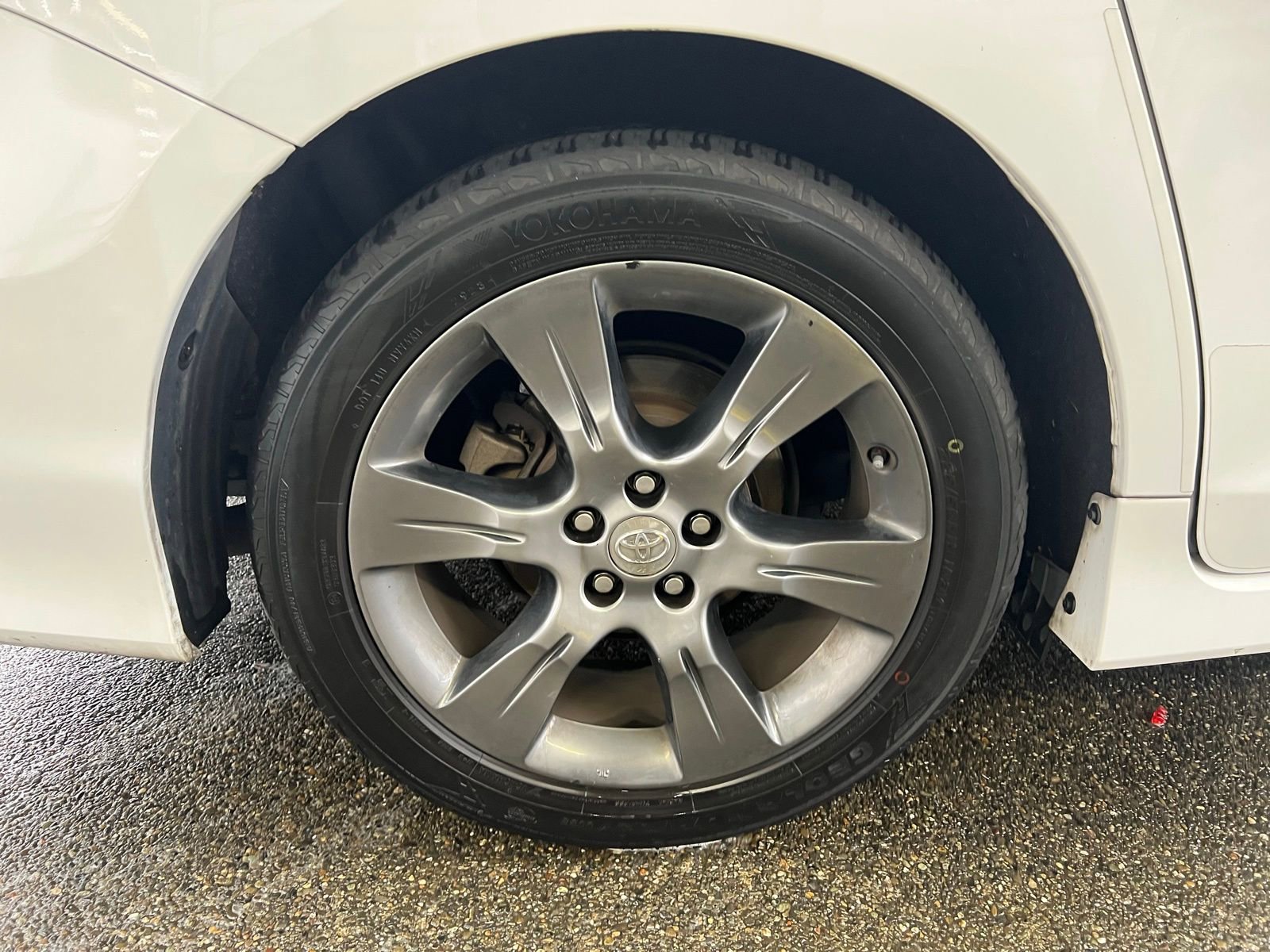 Used 2015 Toyota Sienna SE Premium image 22