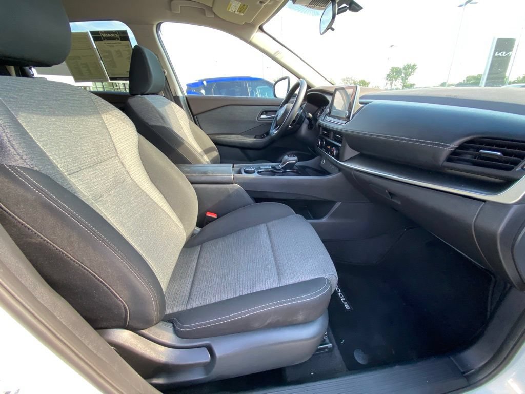 Used 2023 Nissan Rogue SV AWD/4WD image 29