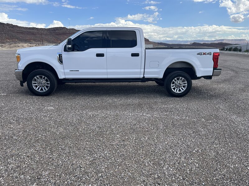Used 2017 Ford F250 XLT AWD/4WD image 5