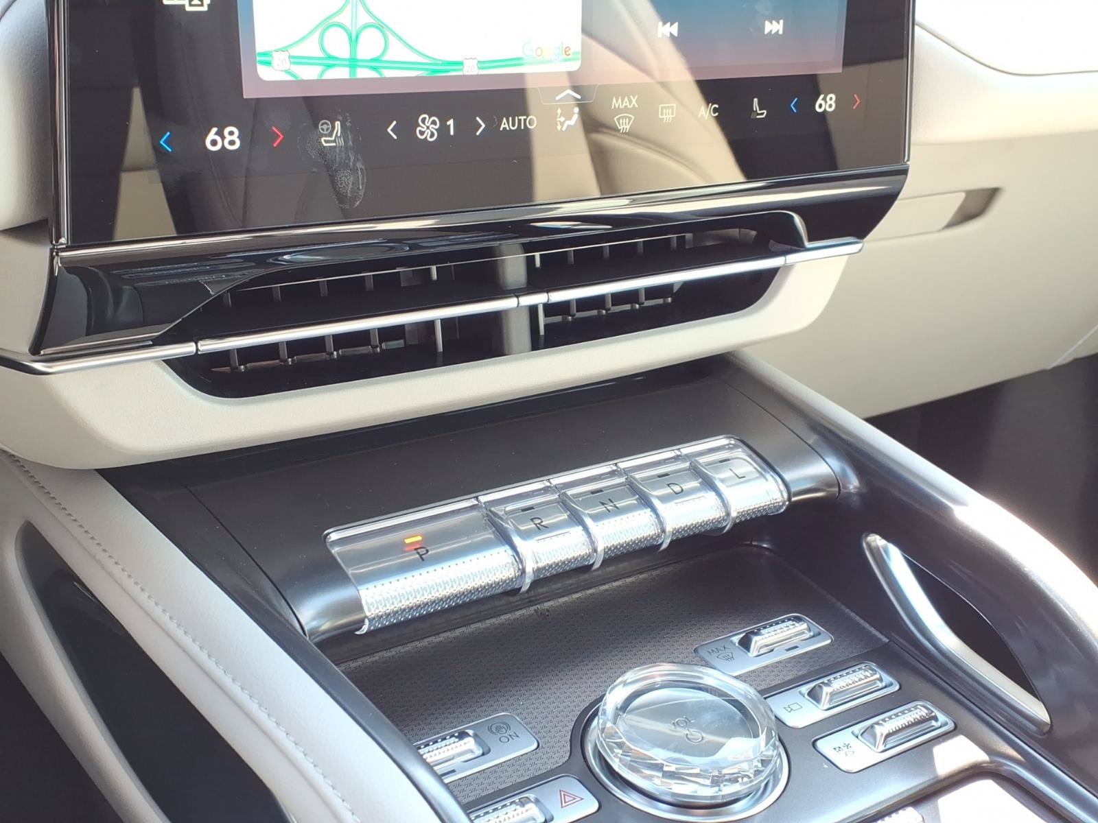 New 2026 Lincoln Nautilus Premier AWD/4WD image 17