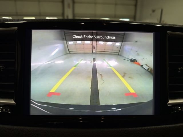 Used 2024 Chrysler Pacifica Touring-L FWD image 25