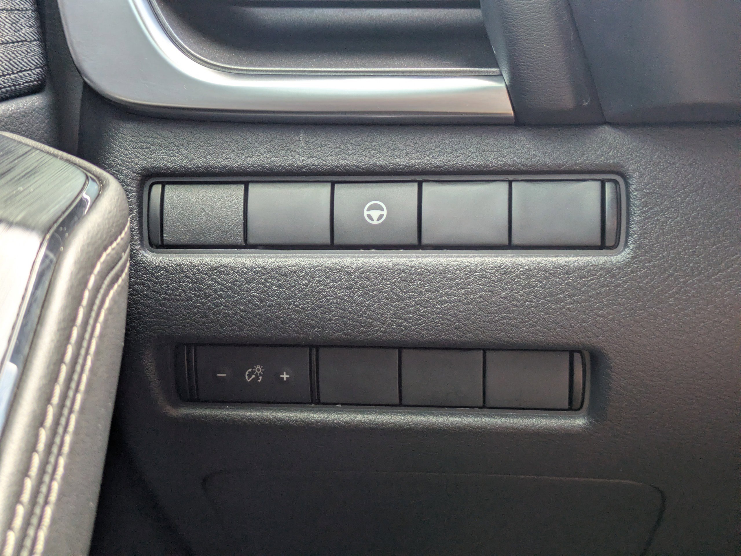 Used 2021 Nissan Rogue SV FWD image 25