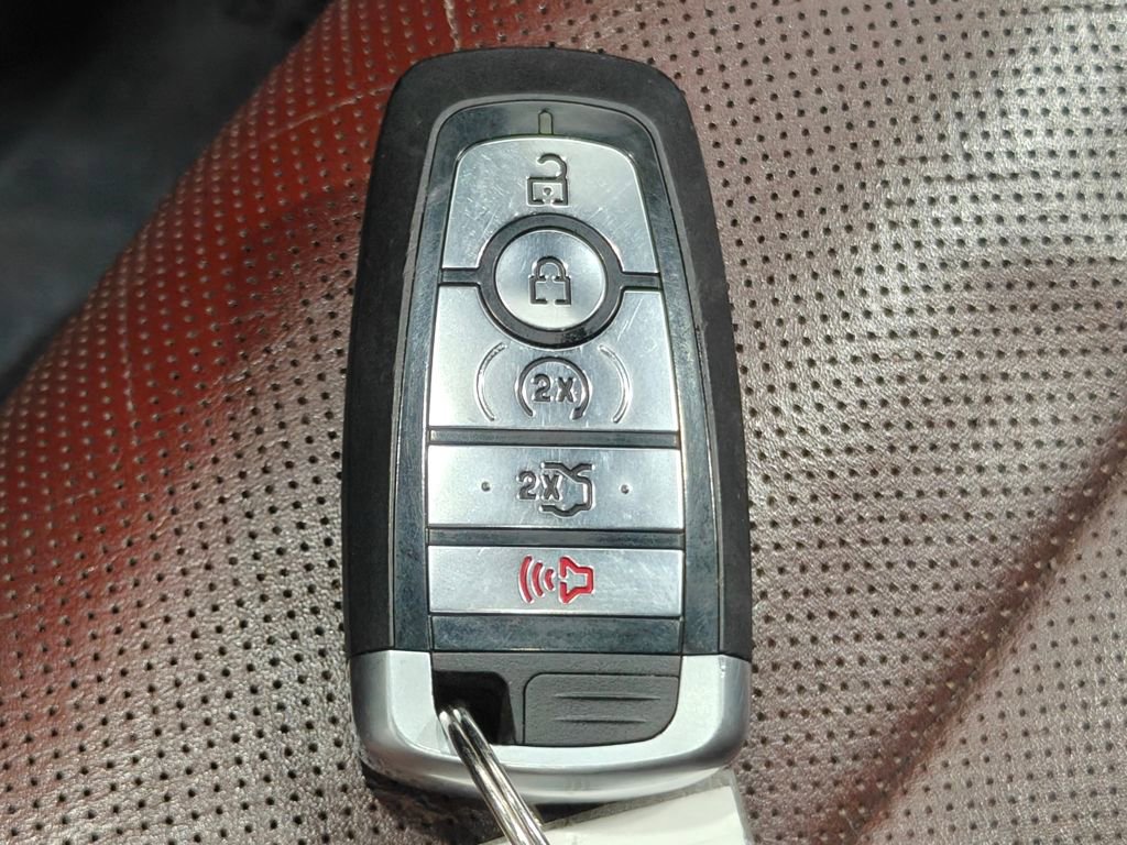 Used 2016 Ford F150 Platinum w/ Equipment Group 701A Luxury image 21