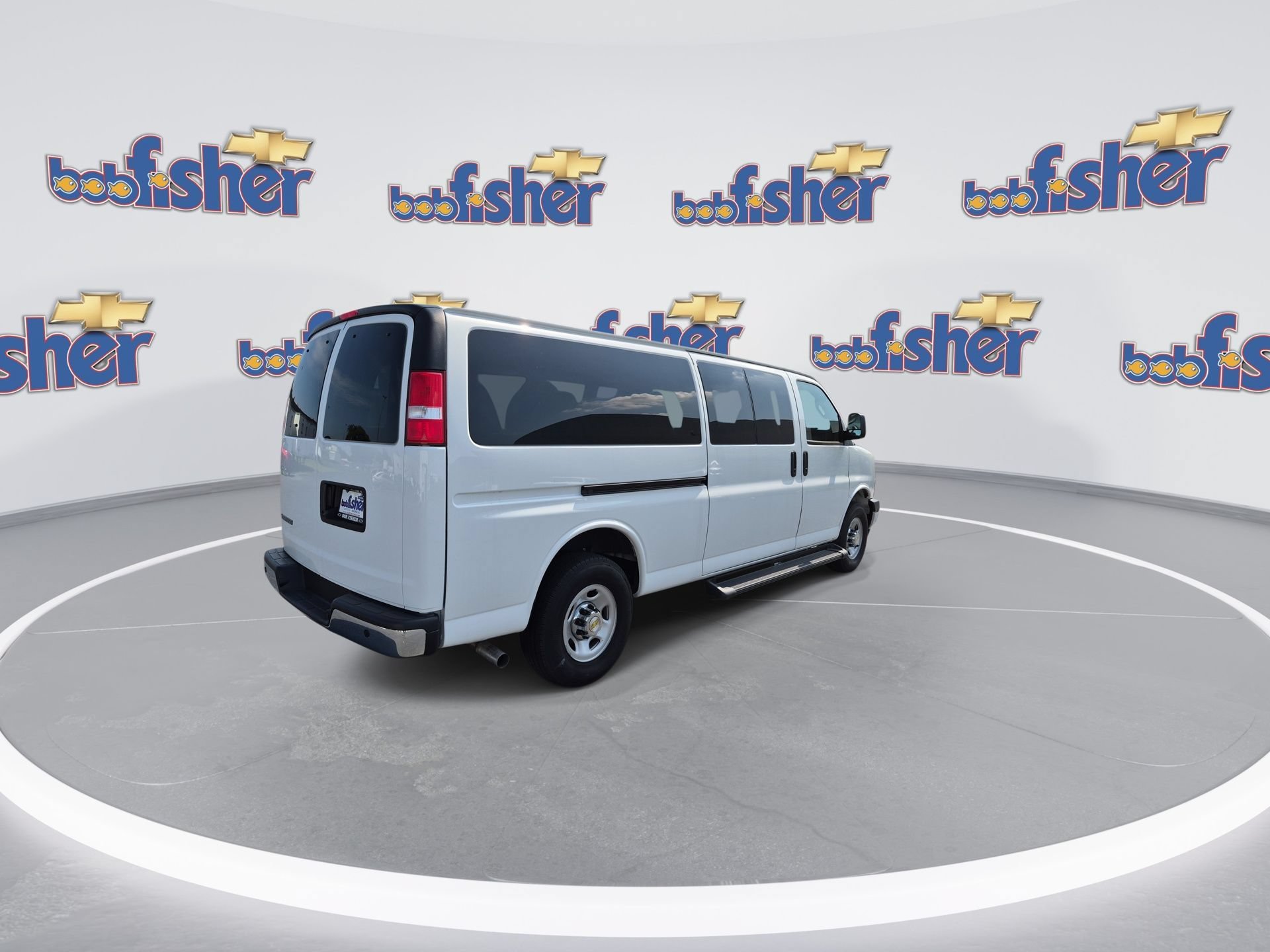 Used 2024 Chevrolet Express 3500 Extended RWD image 8