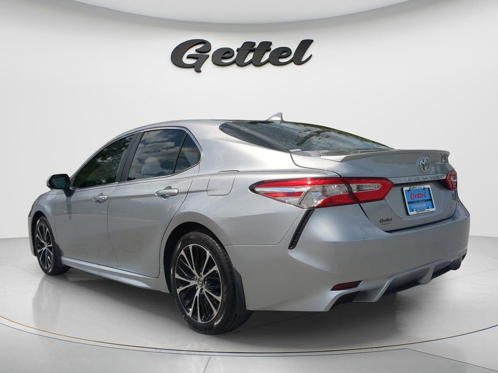 Used 2020 Toyota Camry SE FWD image 7