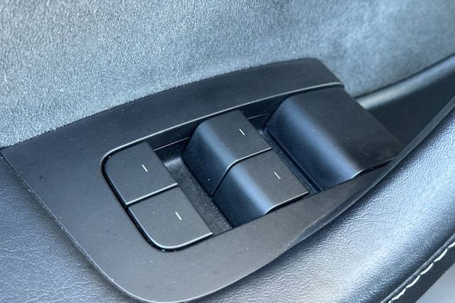 Used 2022 Tesla Model Y Performance AWD/4WD image 13