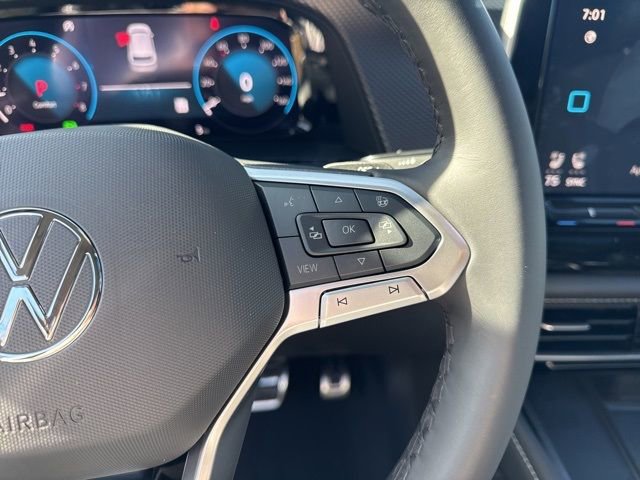 Used 2024 Volkswagen Atlas Cross Sport SEL R-Line image 17