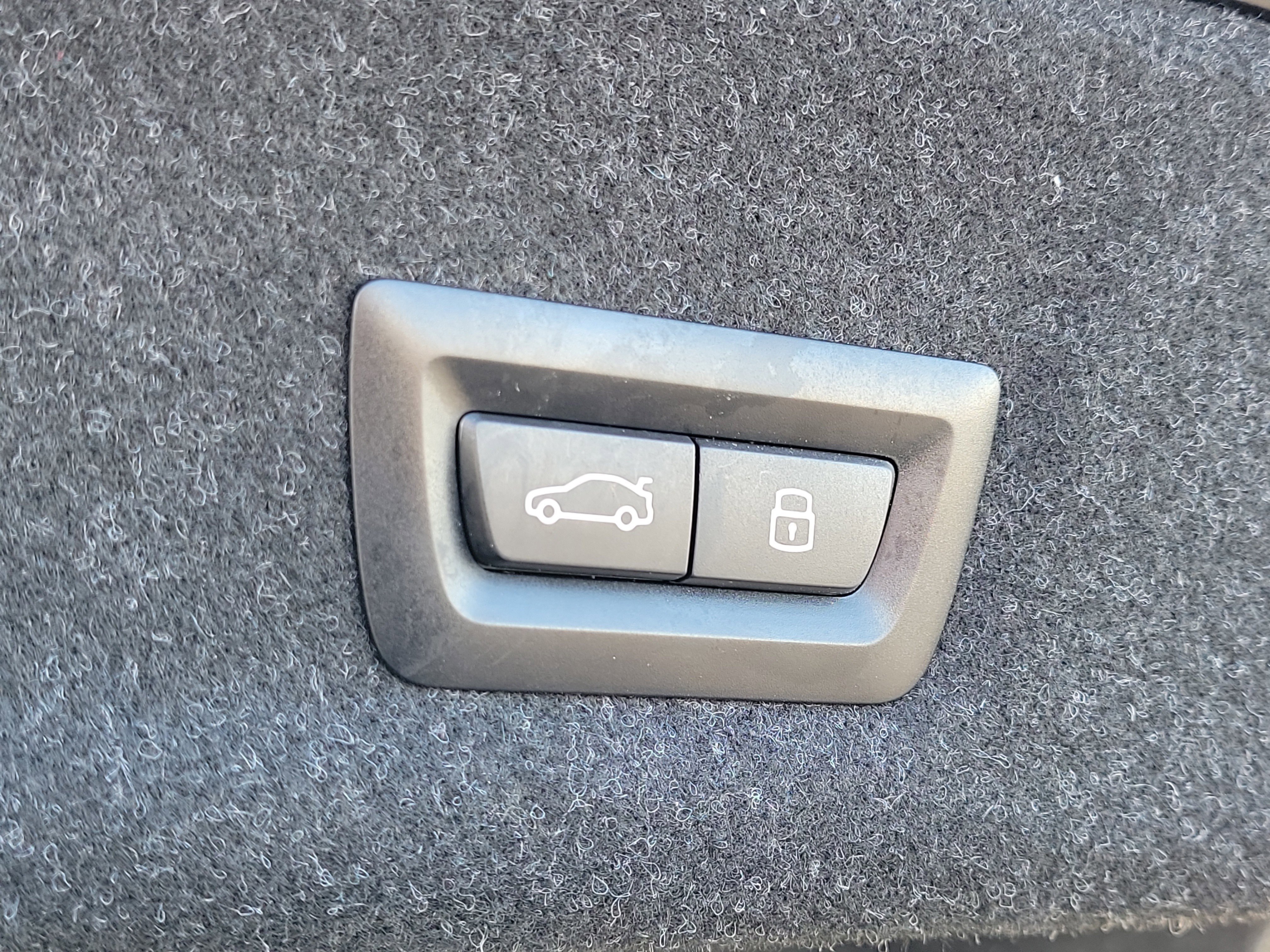 Used 2025 BMW 330i Sedan RWD image 8
