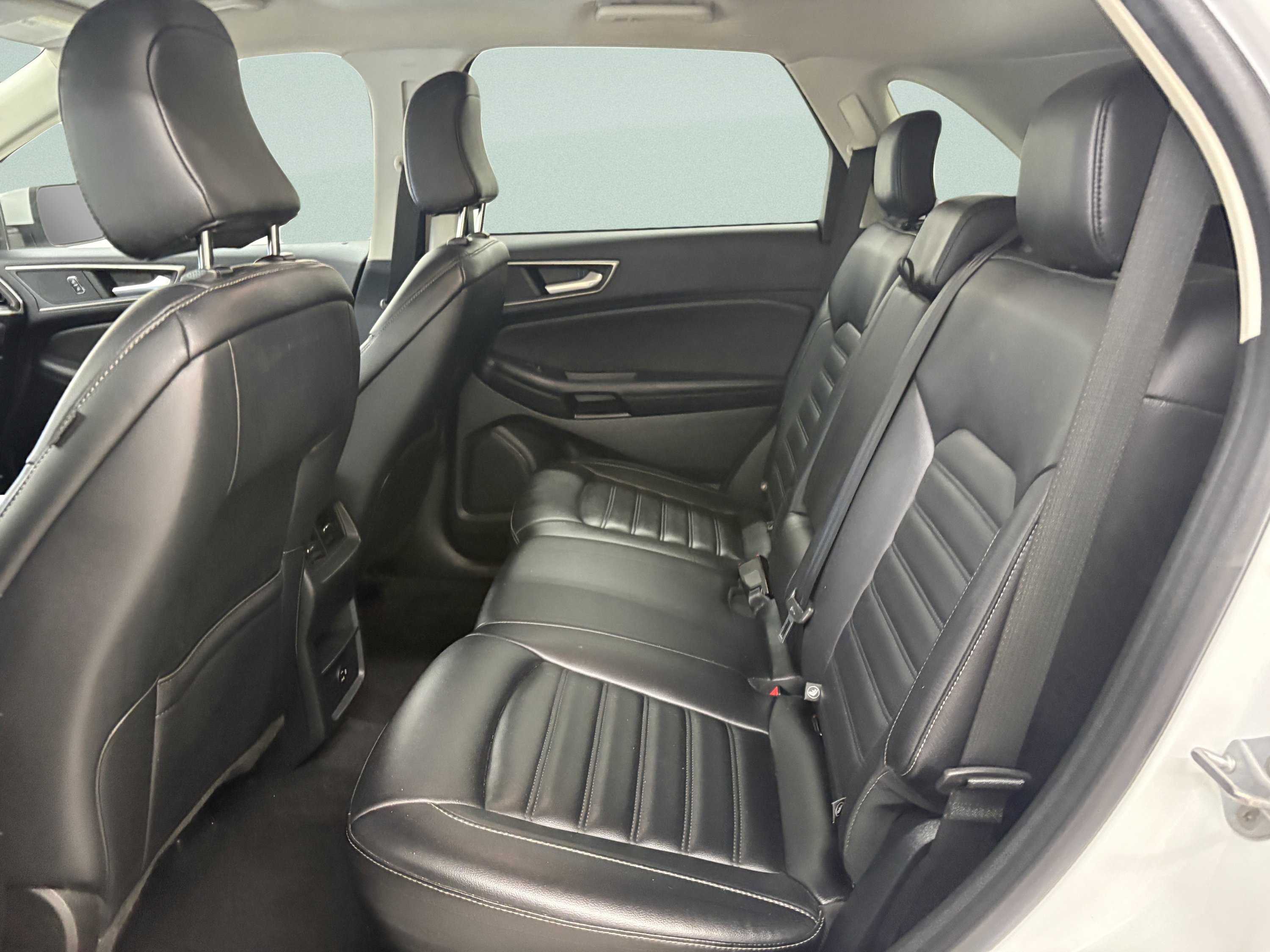 Used 2022 Ford Edge SEL AWD/4WD image 13