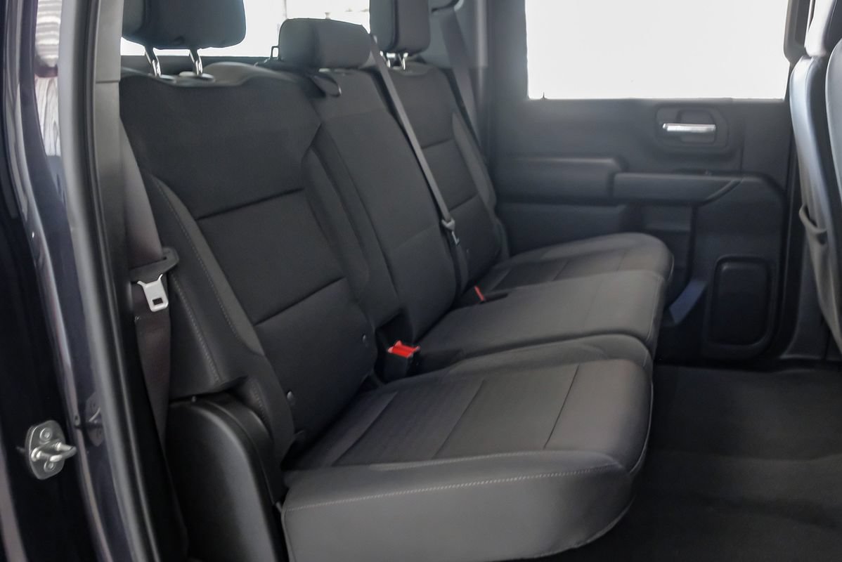 Used 2024 Chevrolet Silverado 2500 Custom w/ Custom Value Package AWD/4WD image 34