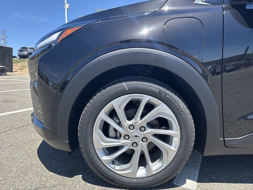 New 2027 Chevrolet Bolt LT w/ Comfort Package FWD image 33