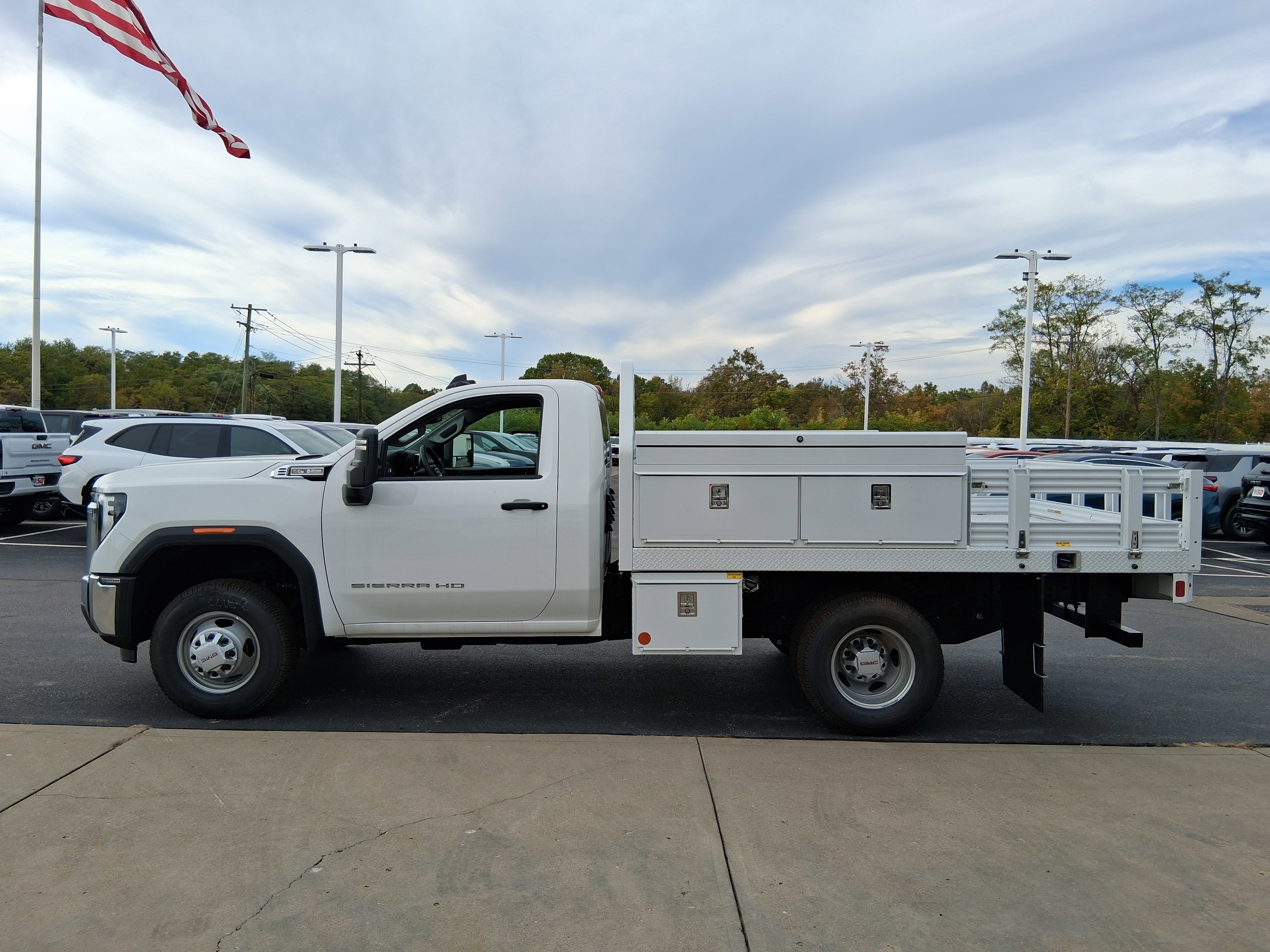 New 2025 GMC Sierra 3500 Pro w/ Convenience Package image 4