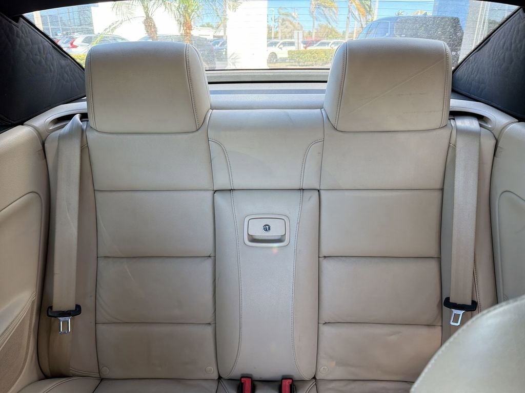 Used 2015 Volkswagen Eos Final Edition image 14