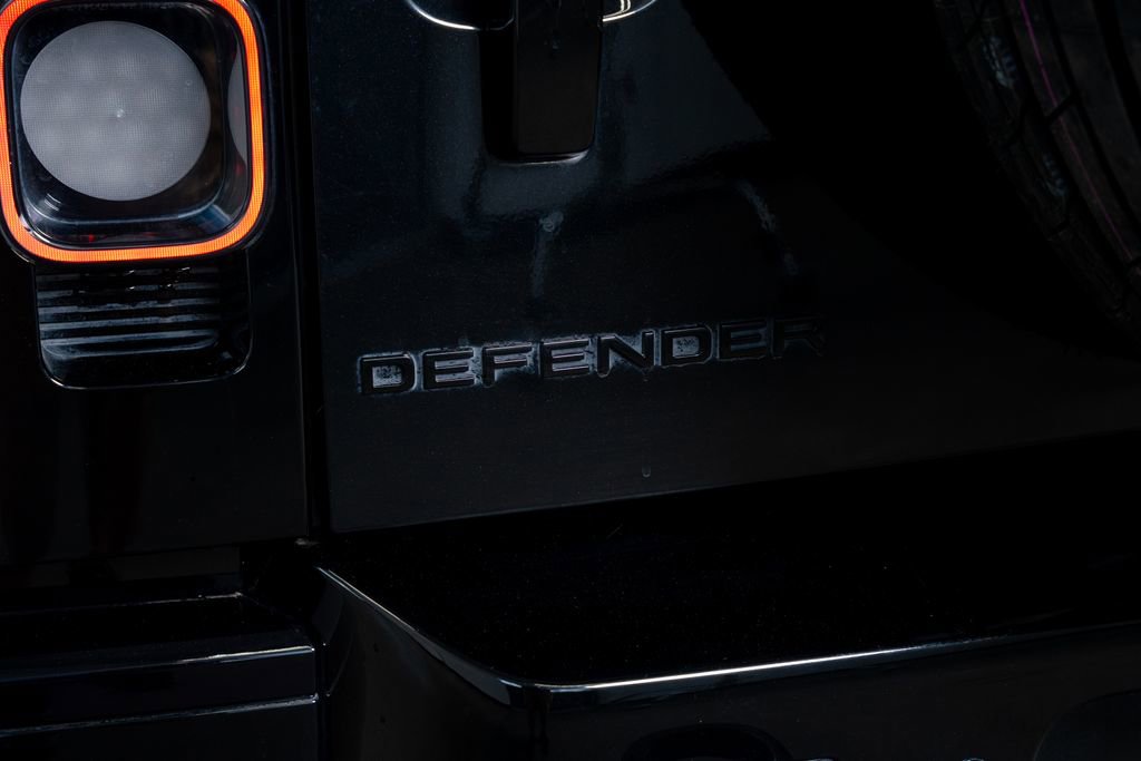 Used 2023 Land Rover Defender 110 X image 24