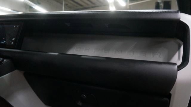 Used 2023 Land Rover Defender 90 S image 41