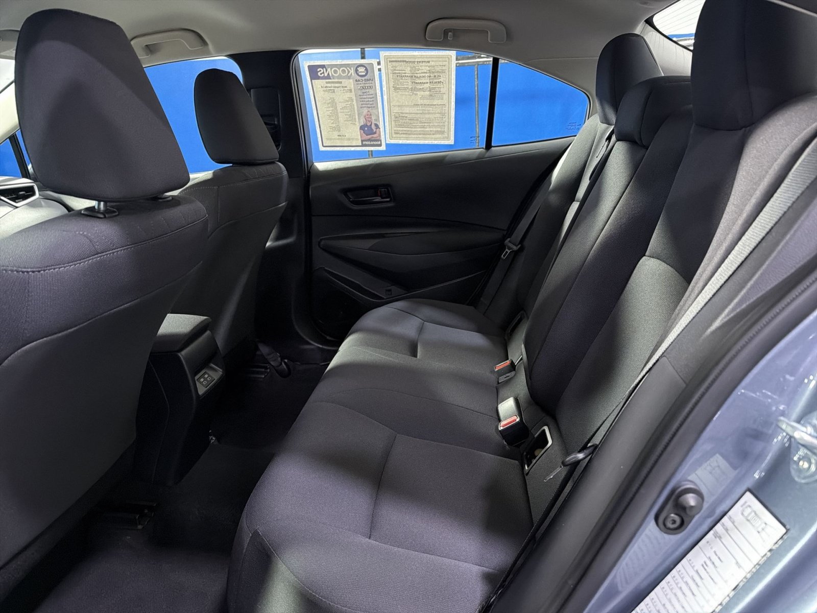 Used 2025 Toyota Corolla LE FWD image 27