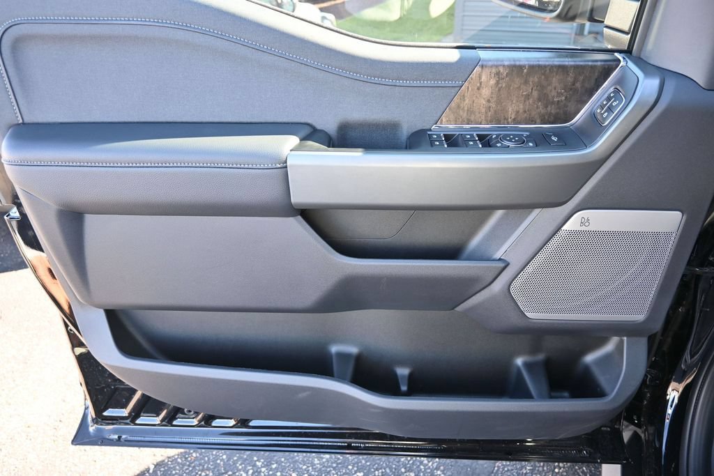 New 2026 Ford F250 Lariat w/ Black Appearance Package AWD/4WD image 13