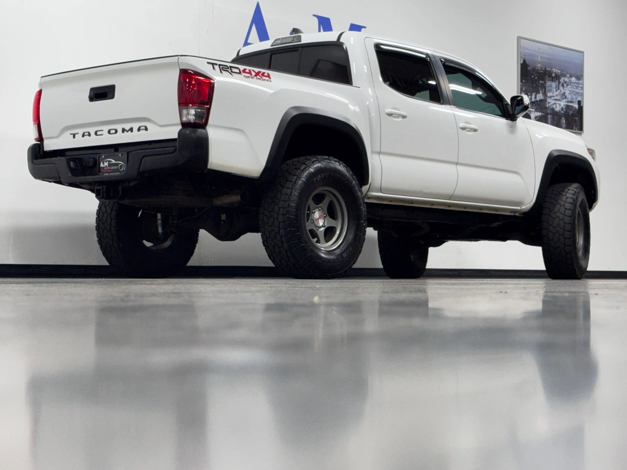 Used 2016 Toyota Tacoma TRD Off-Road w/ Towing Package AWD/4WD image 4