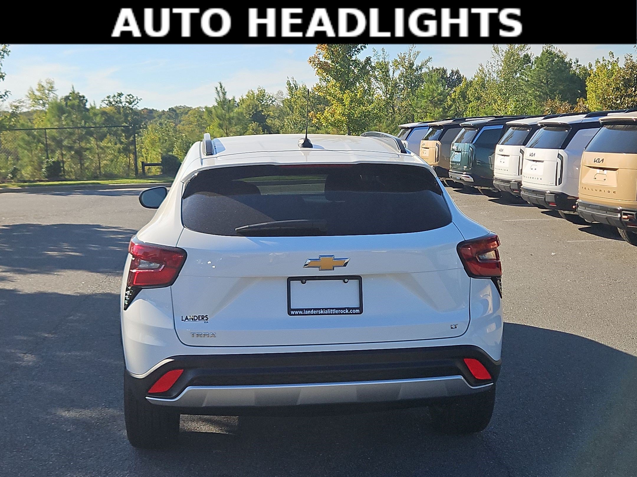 Used 2025 Chevrolet Trax LT FWD image 6