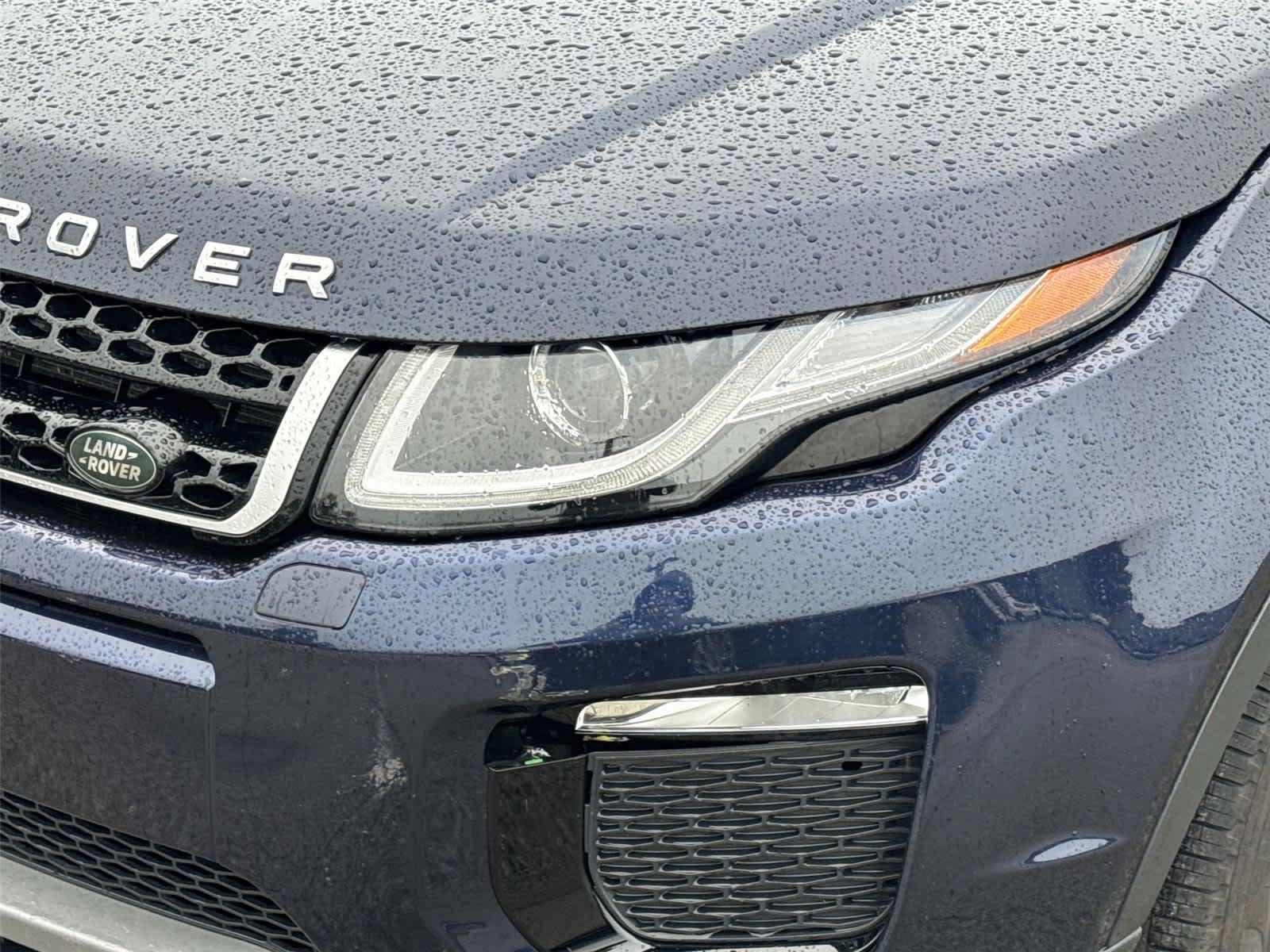 Used 2018 Land Rover Range Rover Evoque SE AWD/4WD image 9