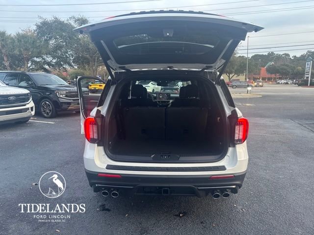 New 2026 Ford Explorer ST w/ Sun And Sound Package image 12