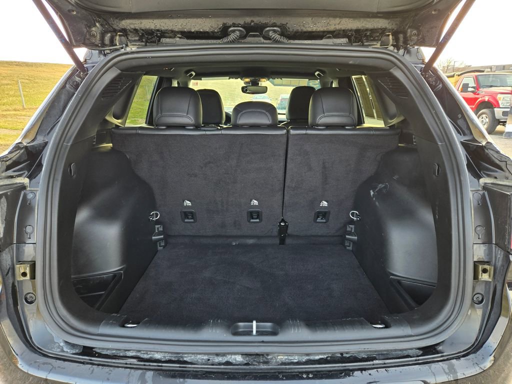 Used 2024 Jeep Compass Limited image 29