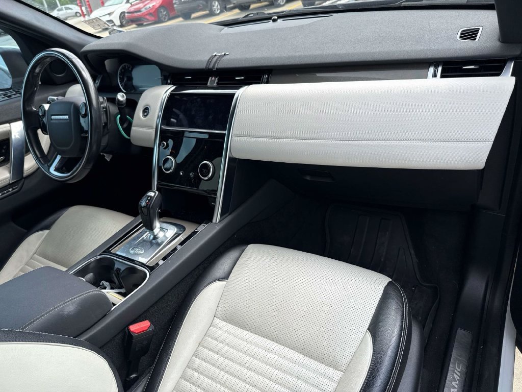 Used 2020 Land Rover Discovery Sport S R-Dynamic AWD/4WD image 16