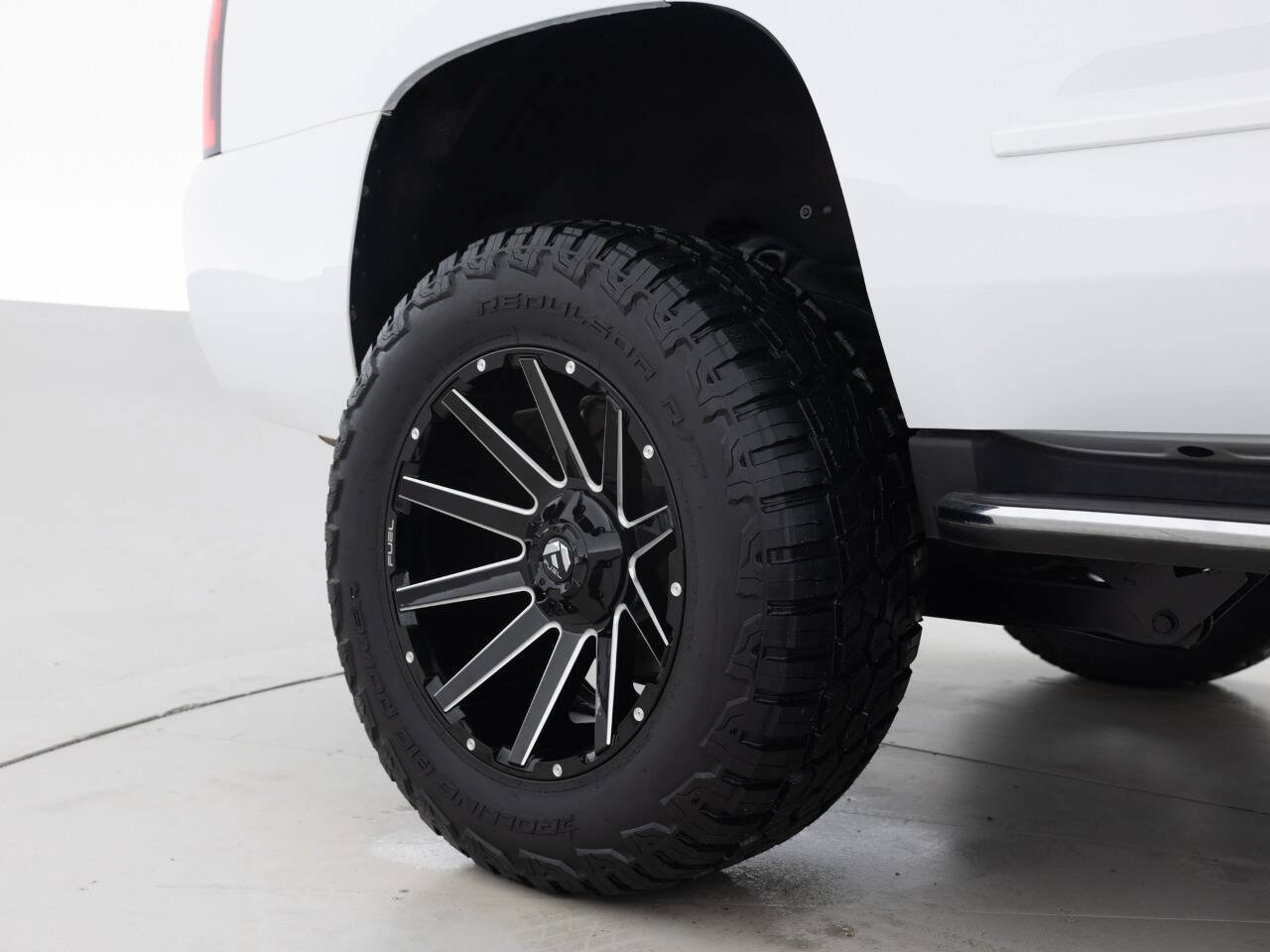 Used 2018 Chevrolet Tahoe Premier AWD/4WD image 19
